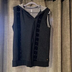 Fabletic vest